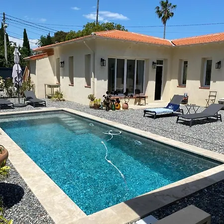 Walk To Town - Spacious W/ Pool *